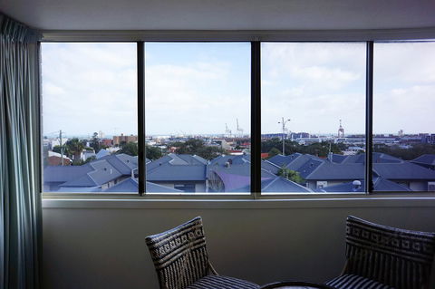 Studio 208 With Ocean Views - Accommodation Newcastle 17
