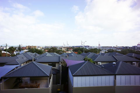 Studio 208 With Ocean Views - Accommodation Newcastle 18