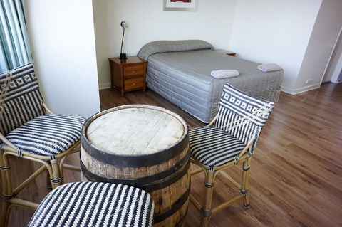 Studio 208 With Ocean Views - Accommodation Newcastle 2