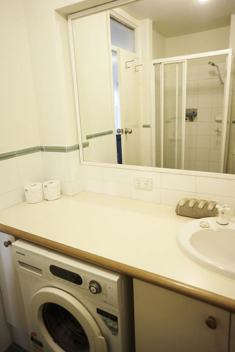 Studio 208 With Ocean Views - Accommodation Newcastle 15