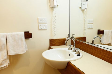 Karri Aura - Accommodation Newcastle 2