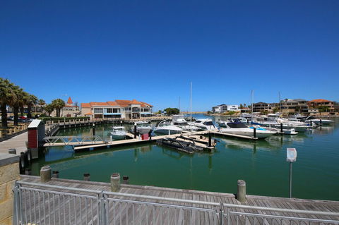 Studio Style Mindarie Marina - Accommodation Newcastle 10