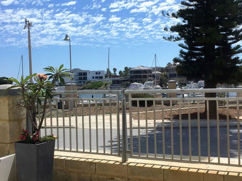 Studio Style Mindarie Marina - Accommodation Newcastle 1