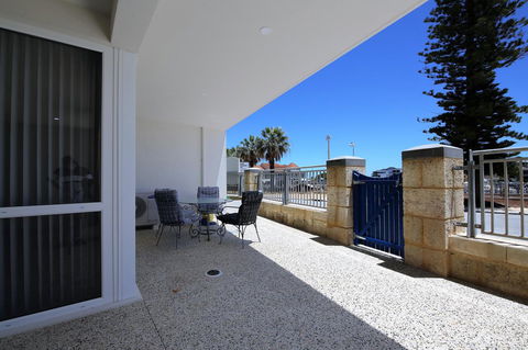 Studio Style Mindarie Marina - Accommodation Newcastle 12