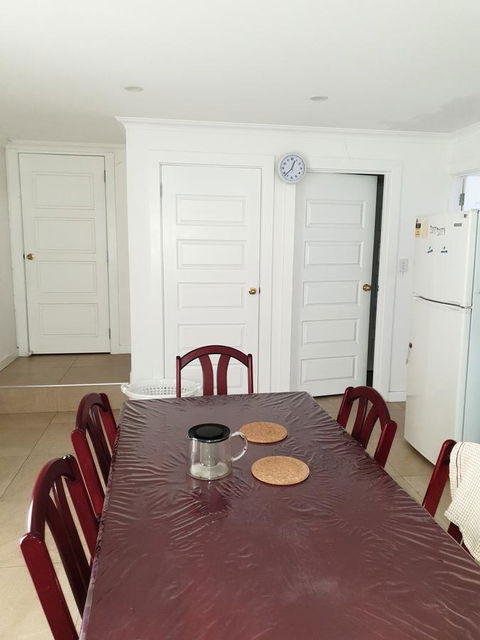 DIANELLA Budget Rooms Happy Place To Stay - Accommodation Newcastle 10