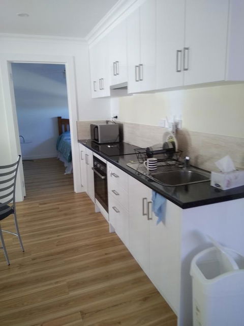 DIANELLA Budget Rooms Happy Place To Stay - Accommodation Newcastle 33