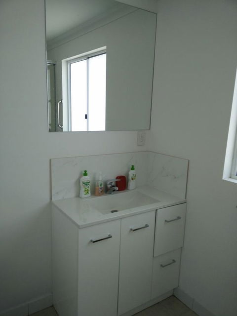 DIANELLA Budget Rooms Happy Place To Stay - Accommodation Newcastle 11