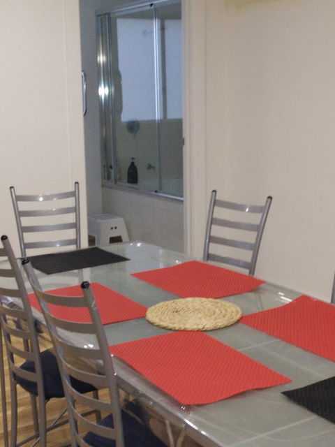 DIANELLA Budget Rooms Happy Place To Stay - Accommodation Newcastle 27