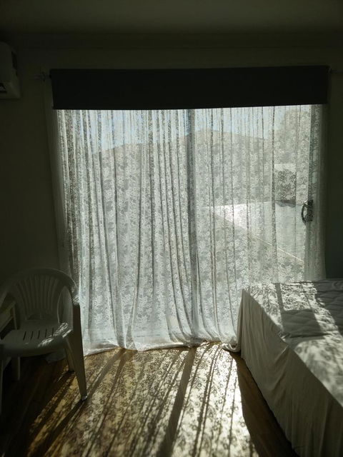 DIANELLA Budget Rooms Happy Place To Stay - Accommodation Newcastle 18