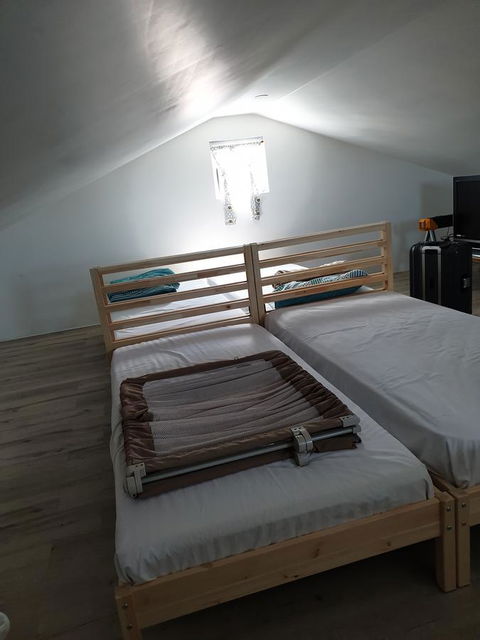 DIANELLA Budget Rooms Happy Place To Stay - Accommodation Newcastle 5