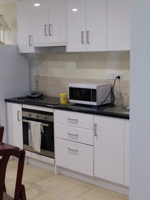DIANELLA Budget Rooms Happy Place To Stay - Accommodation Newcastle 25