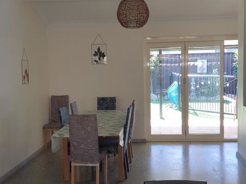 The Entertainer - Accommodation Newcastle 12