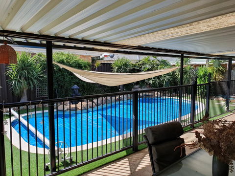 The Entertainer - Accommodation Newcastle 2