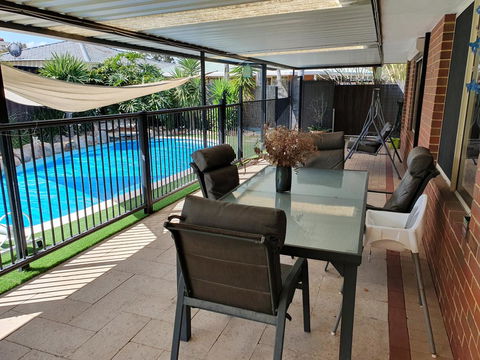 The Entertainer - Accommodation Newcastle 4