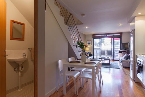 Cloisters - Accommodation Newcastle 1