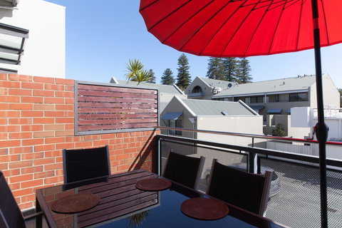 Cloisters - Accommodation Newcastle 6