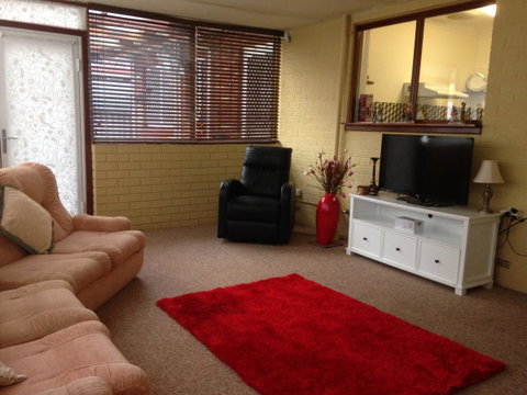 â˜… Stylish Family Home! â˜… - Accommodation Newcastle 3