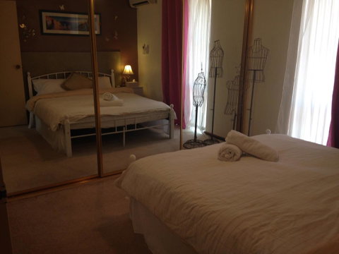 â˜… Stylish Family Home! â˜… - Accommodation Newcastle 9