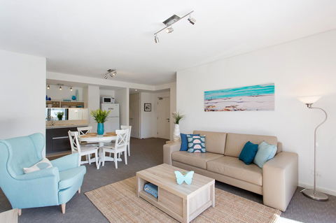 Beachside Living - South Fremantle - Accommodation Newcastle 0