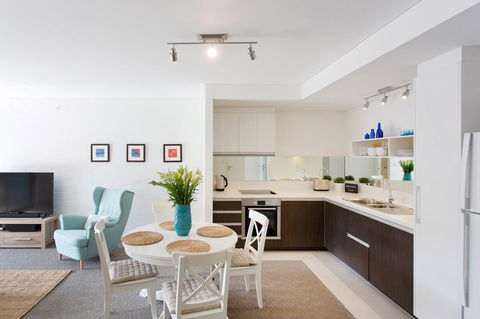 Beachside Living - South Fremantle - Accommodation Newcastle 10