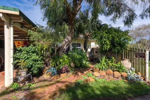 Surfside Ocean Beach Denmark Holiday Accommodation - Accommodation Newcastle 5