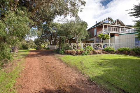 Surfside Ocean Beach Denmark Holiday Accommodation - Accommodation Newcastle 24