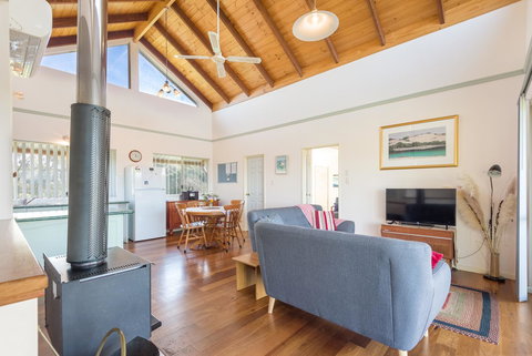 Surfside Ocean Beach Denmark Holiday Accommodation - Accommodation Newcastle 23