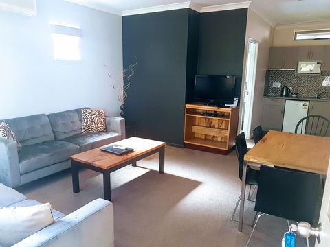 Adamsons Riverside Accommodation - Accommodation Newcastle 7