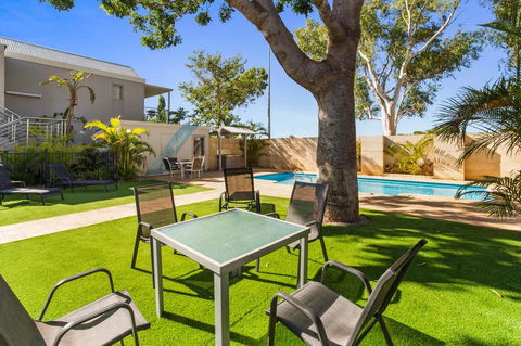 Latitude20 The Dunes - Accommodation Newcastle 10