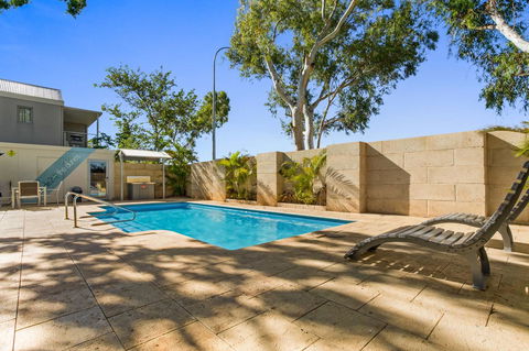 Latitude20 The Dunes - Accommodation Newcastle 11