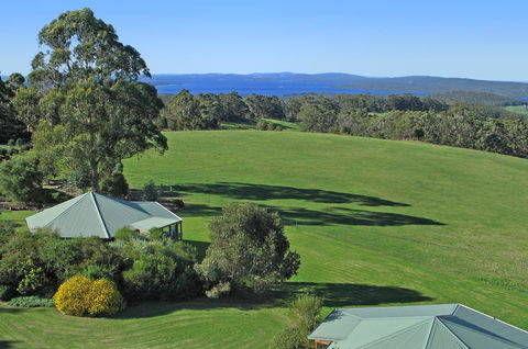 Celestine Retreat - Accommodation Newcastle 0