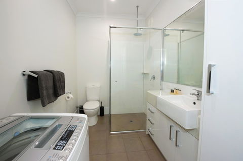 Latitude20 Searipple Rd - Accommodation Newcastle 9