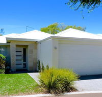 Contemporary Cove - Quindalup - Accommodation Newcastle