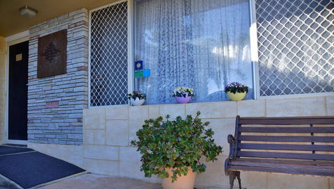 Palms Bed & Breakfast - Accommodation Newcastle 5