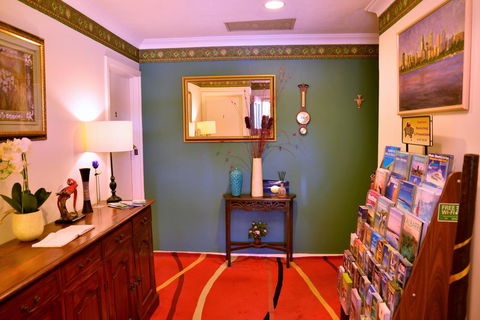 Palms Bed & Breakfast - Accommodation Newcastle 3
