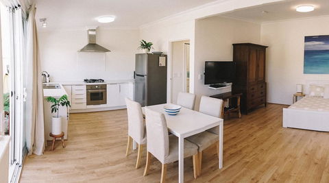 Sun Studio - Accommodation Newcastle 2