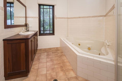 53 Martina Drive - Accommodation Newcastle 20