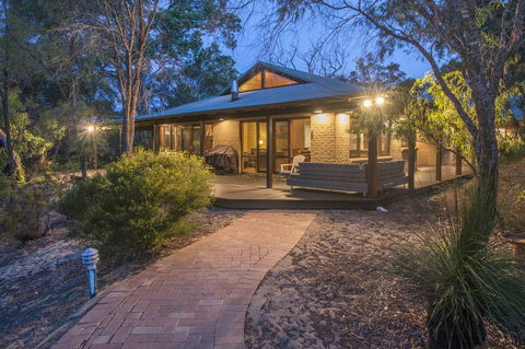 53 Martina Drive - Accommodation Newcastle 3