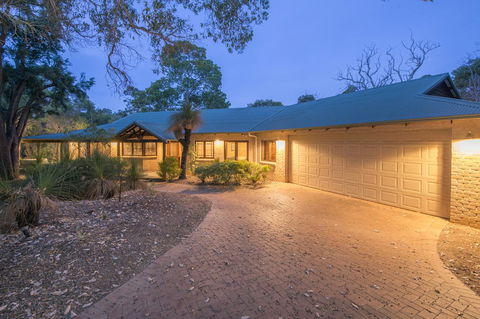 53 Martina Drive - Accommodation Newcastle 6