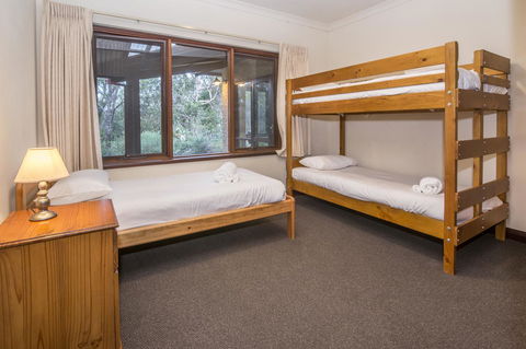 53 Martina Drive - Accommodation Newcastle 25