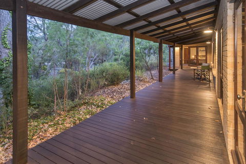 53 Martina Drive - Accommodation Newcastle 12