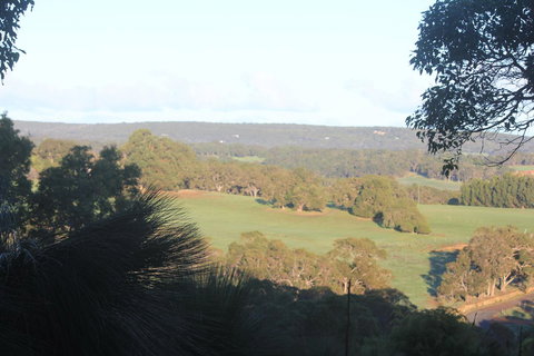 The Farmhouse - Accommodation Newcastle 13