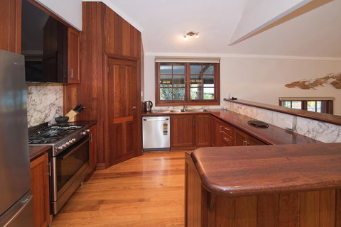 The Farmhouse - Accommodation Newcastle 22