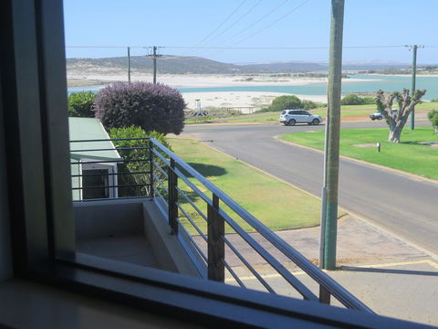 Kalbarri Riverfront Unit - Accommodation Newcastle 4
