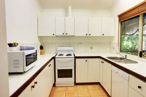Habitat Resort - Accommodation Newcastle 19