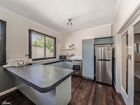 Panoramique Holiday Home With A View - Accommodation Newcastle 11