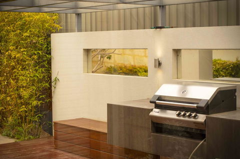 Magnificent Beach Retreat - Accommodation Newcastle 37