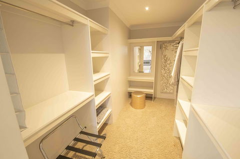 Magnificent Beach Retreat - Accommodation Newcastle 9