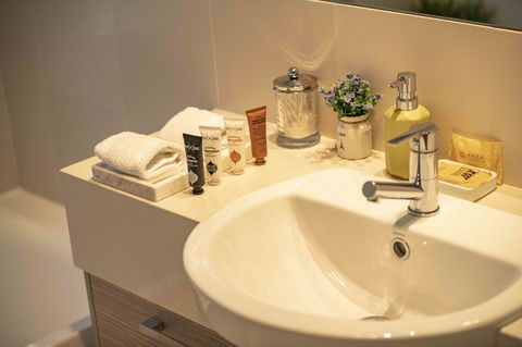 Magnificent Beach Retreat - Accommodation Newcastle 19