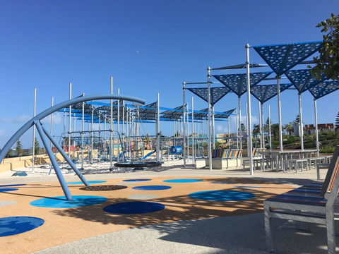 Magnificent Beach Retreat - Accommodation Newcastle 44